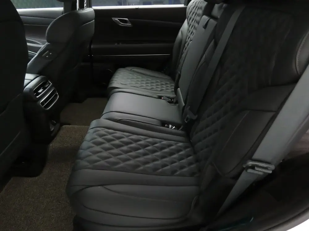 SUV 후면 외관